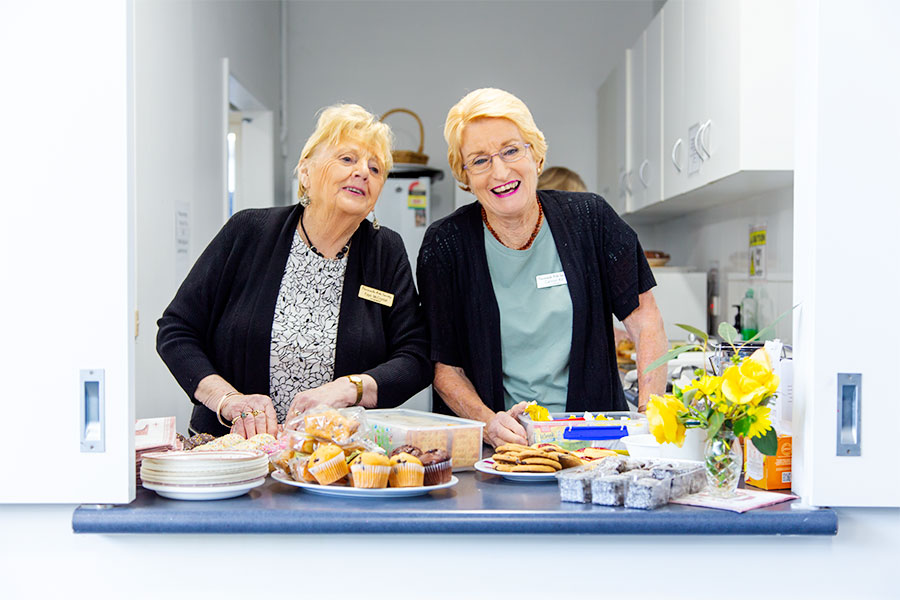 Carolyn & Faye – The Tea Ladies Carolyn & Faye - The Tea Ladies